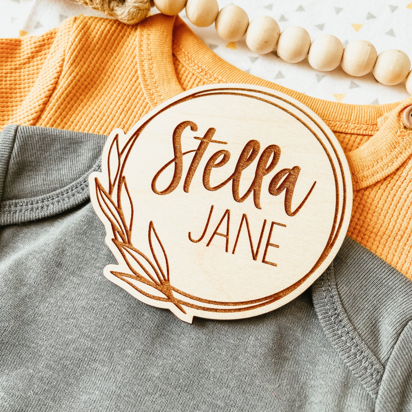 Baby Birth Announcement Sign - Leaf Frame Round
