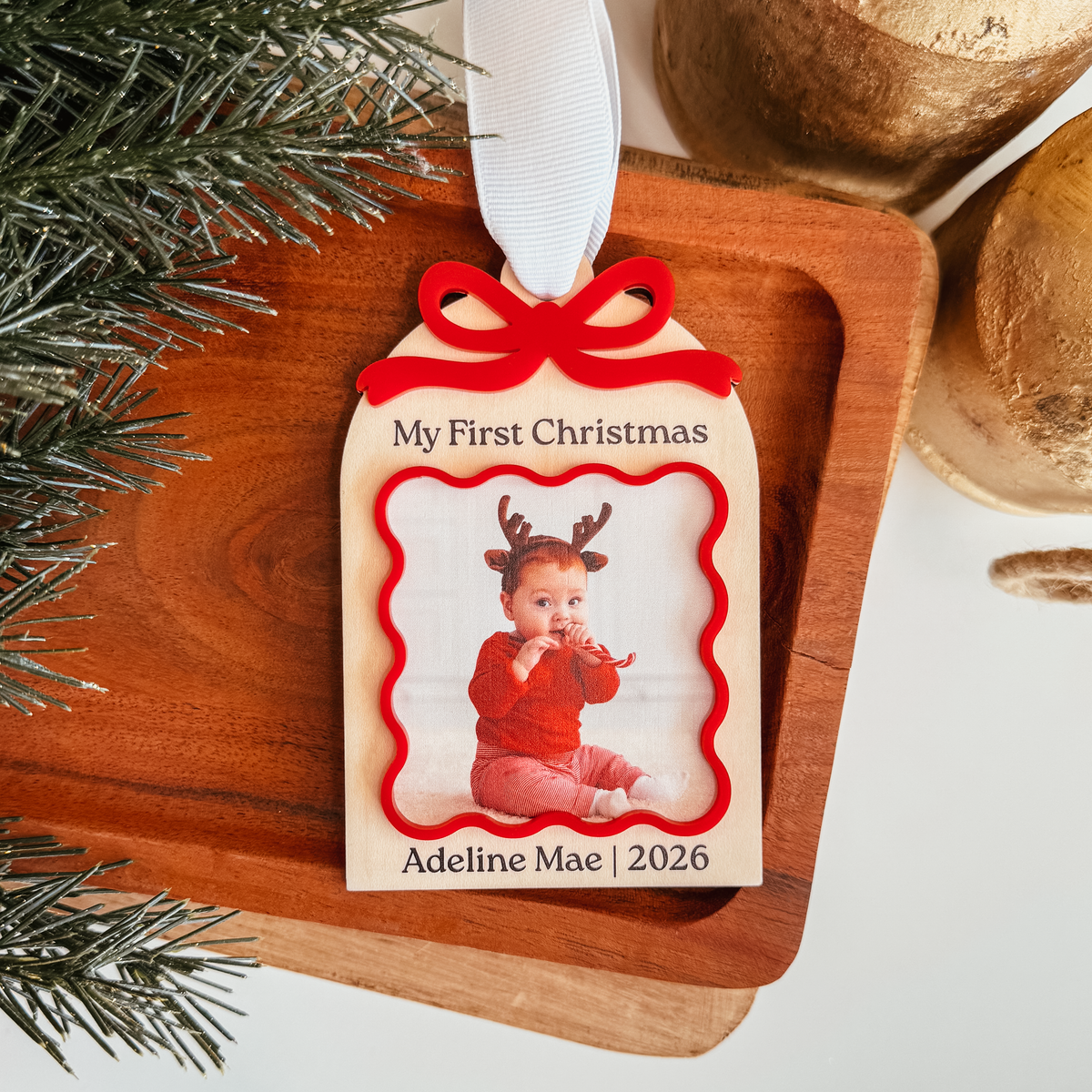 Wooden Arch With Bow & Scallop Frame Christmas Ornament