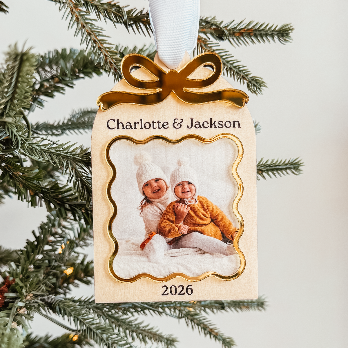 Wooden Arch With Bow & Scallop Frame Christmas Ornament