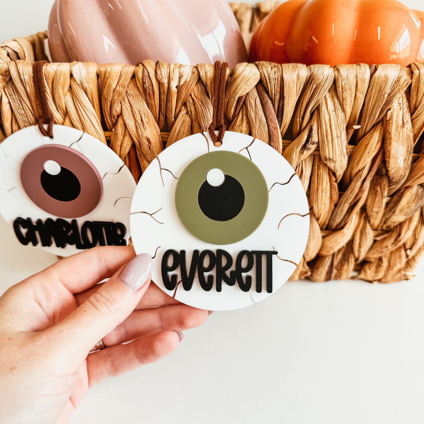 3D Eyeball Halloween Tag