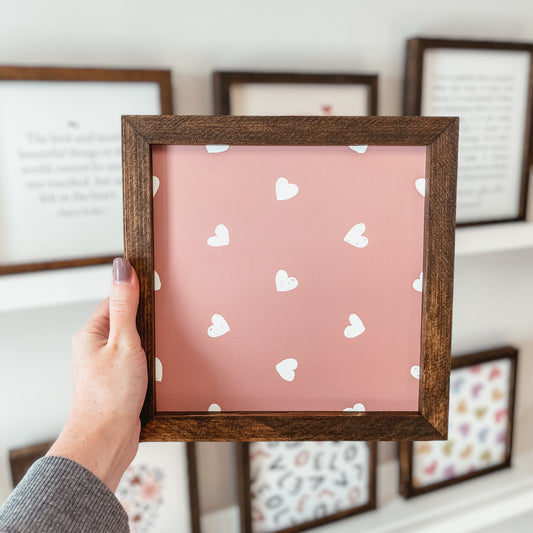 Distressed Heart Pattern Sign