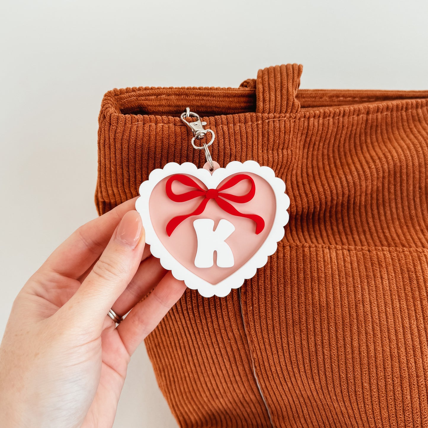 Scallop Heart With Bow Bag Tag