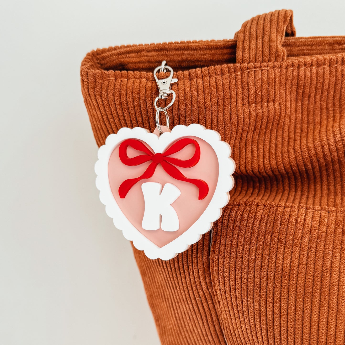 Scallop Heart With Bow Bag Tag