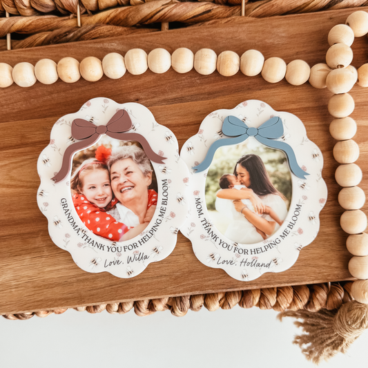 Floral Bee Scallop Photo Magnet