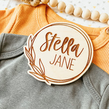Load image into Gallery viewer, Baby Birth Announcement Sign - Leaf Frame Round